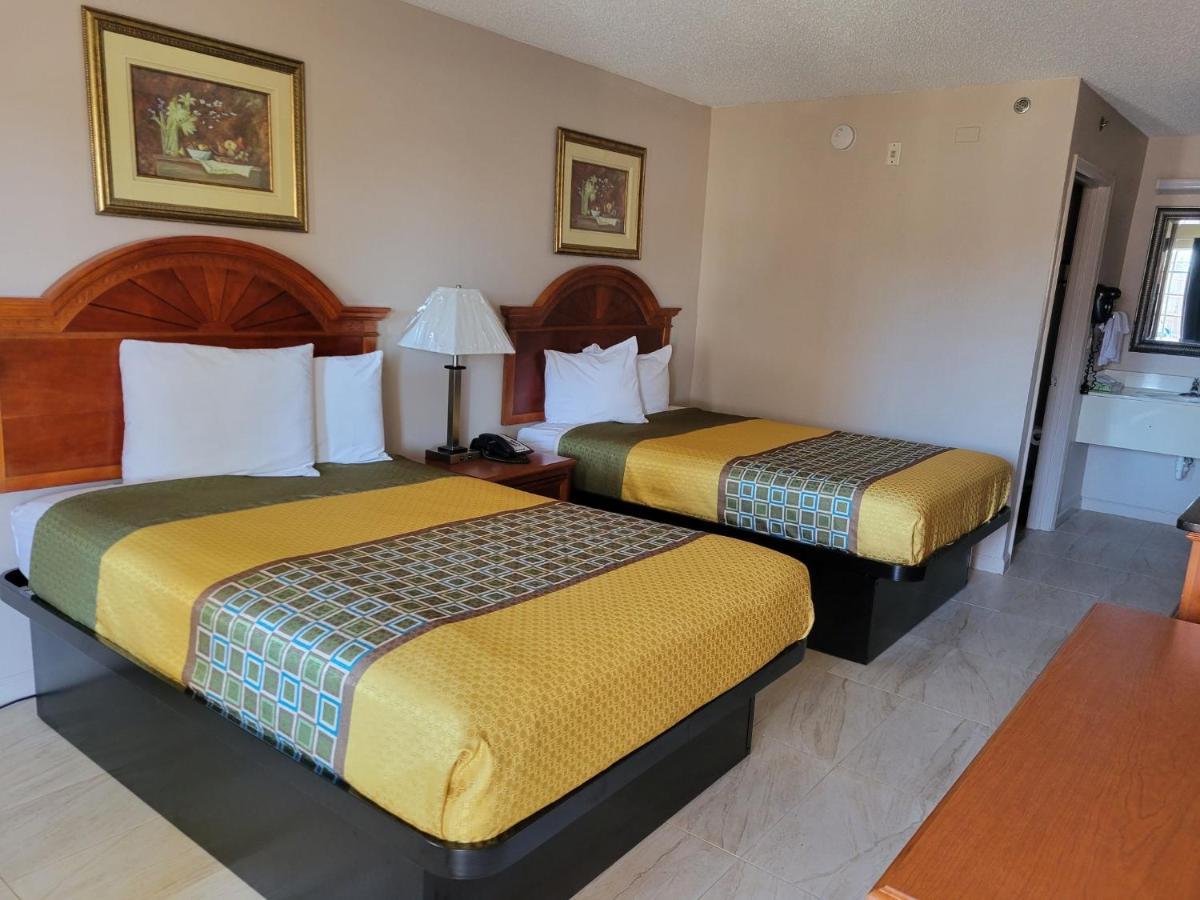 Carom Inn A Travelodge By Wyndham Denham Springs-Baton Rouge Bagian luar foto