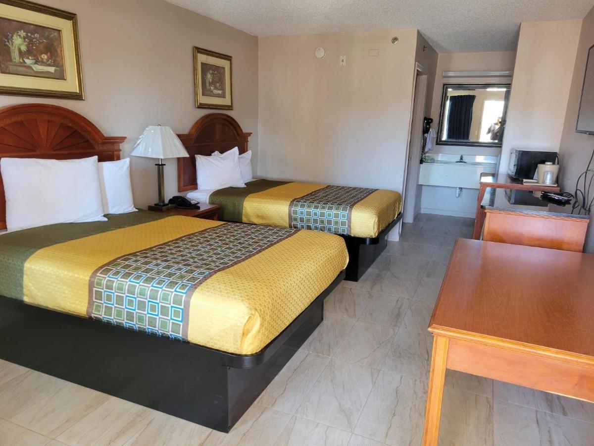 Carom Inn A Travelodge By Wyndham Denham Springs-Baton Rouge Bagian luar foto