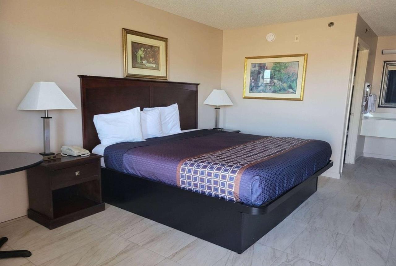 Carom Inn A Travelodge By Wyndham Denham Springs-Baton Rouge Bagian luar foto