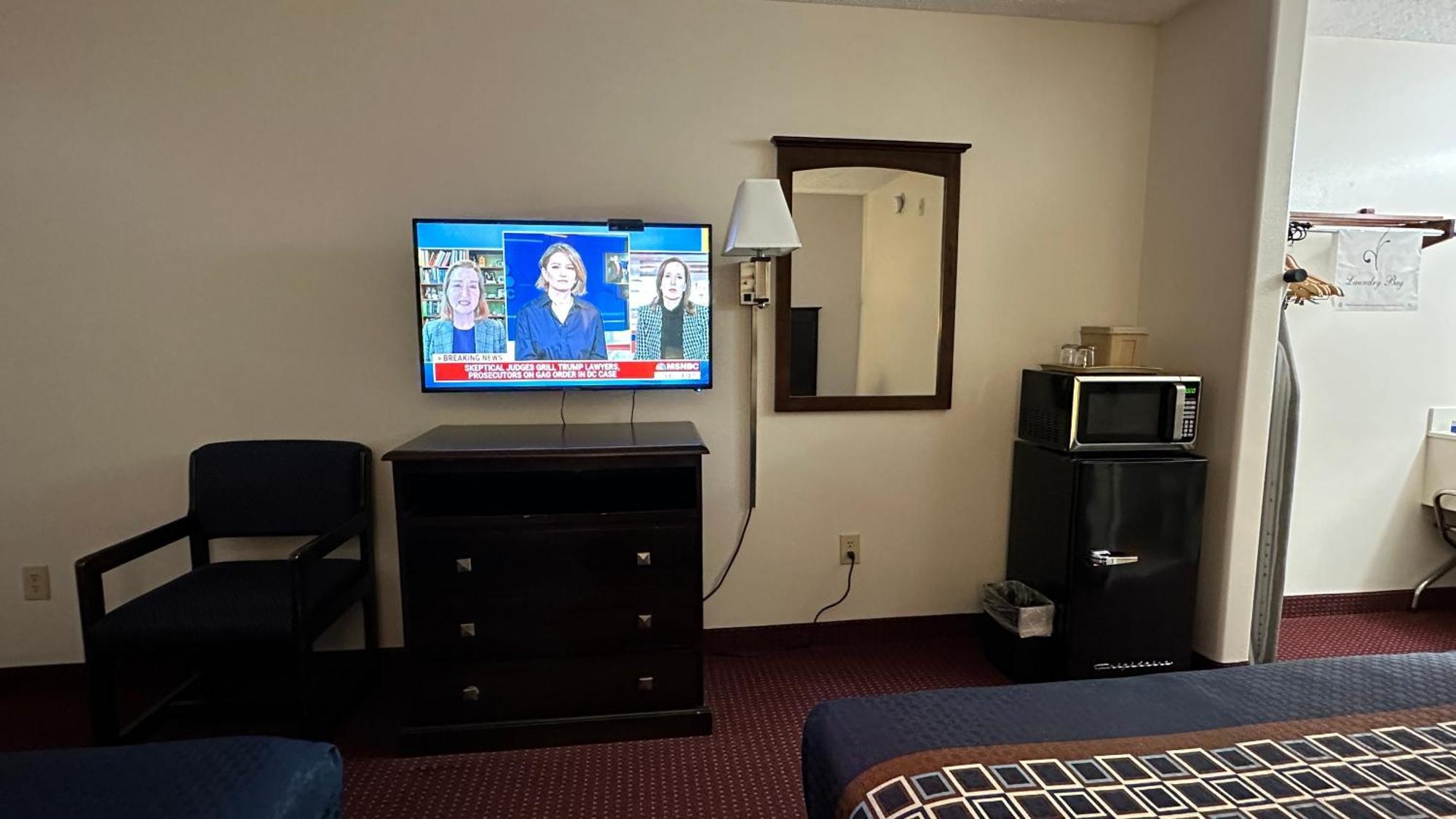 Carom Inn A Travelodge By Wyndham Denham Springs-Baton Rouge Bagian luar foto