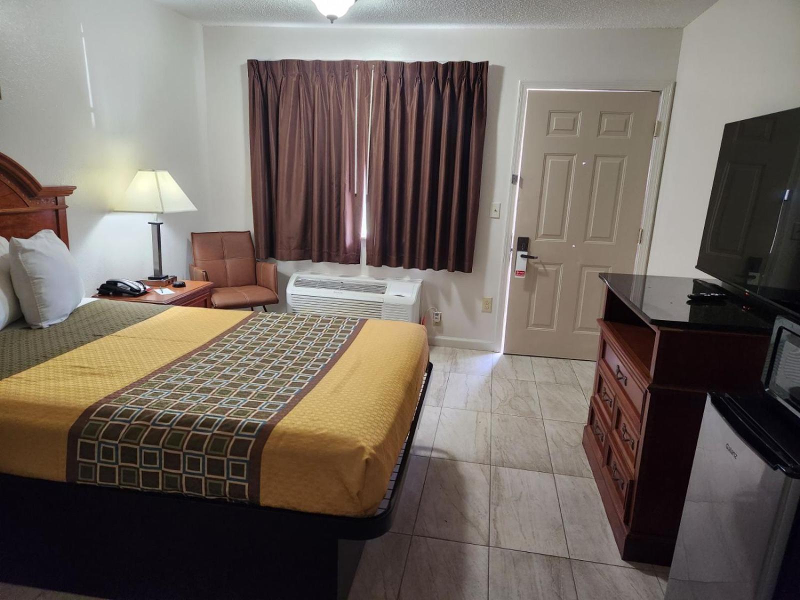 Carom Inn A Travelodge By Wyndham Denham Springs-Baton Rouge Bagian luar foto