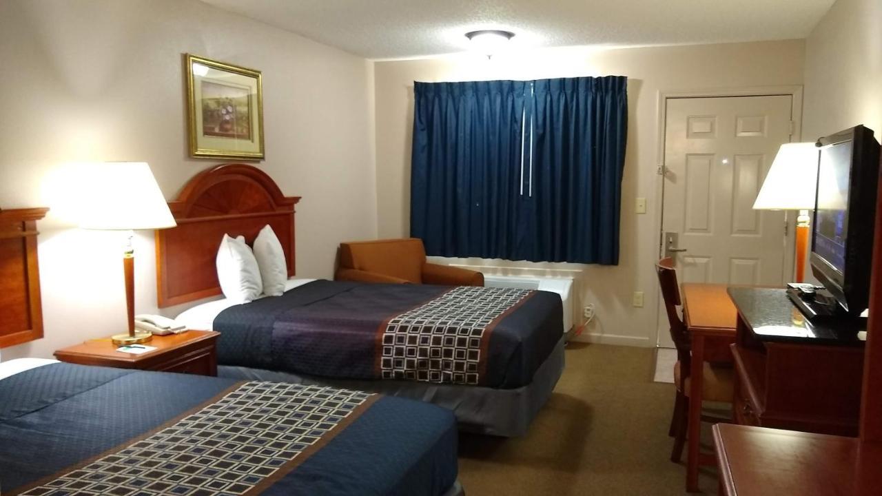 Carom Inn A Travelodge By Wyndham Denham Springs-Baton Rouge Bagian luar foto