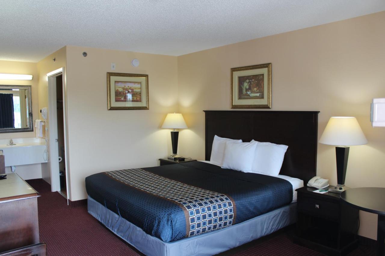 Carom Inn A Travelodge By Wyndham Denham Springs-Baton Rouge Bagian luar foto